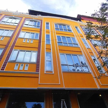 Chaplin Hotel Pondichéry Extérieur photo