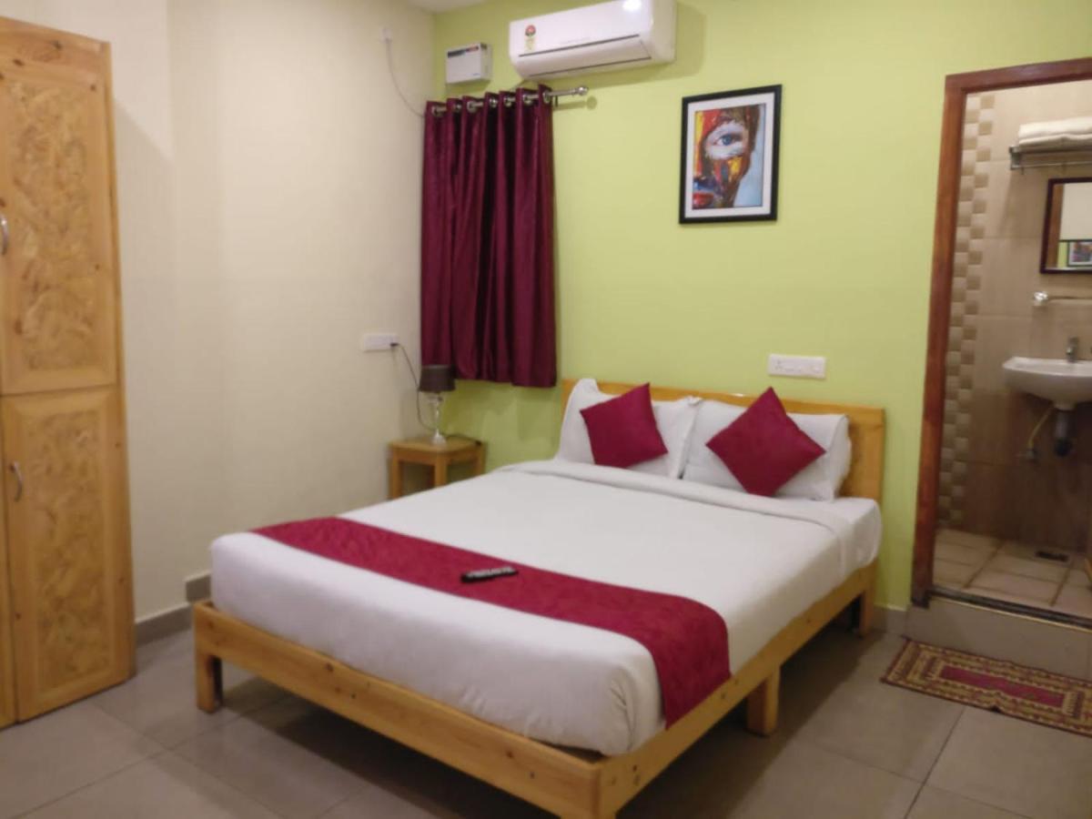 Chaplin Hotel Pondichéry Extérieur photo