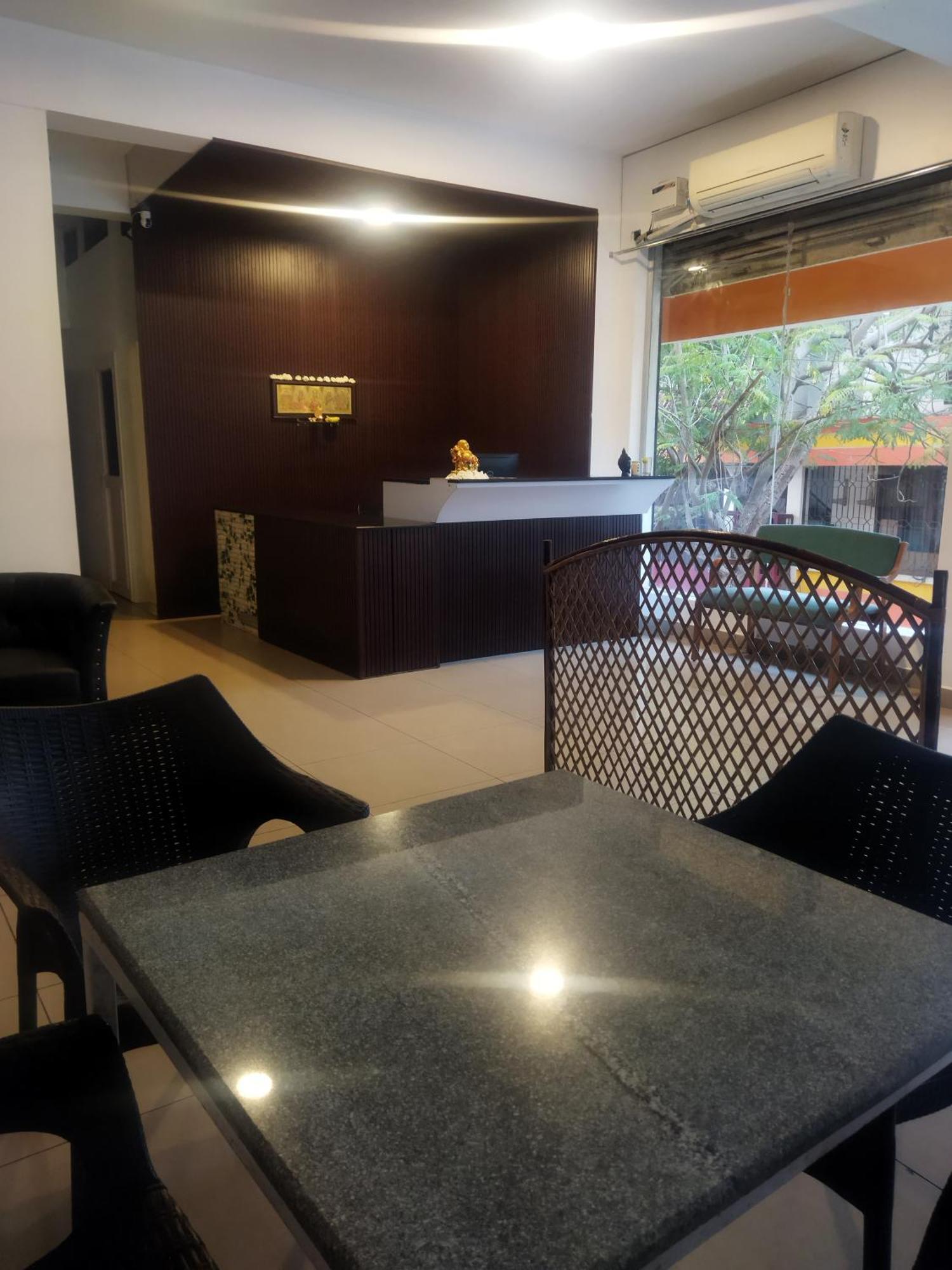 Chaplin Hotel Pondichéry Extérieur photo